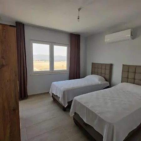 Serene 3-bed With Pool, Stunning Views & Access In Hotel 4*